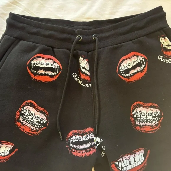 VTG DEADSTOCK Chinatown Market Joggers Sweatpants Lips and Teeth Graphic RARE